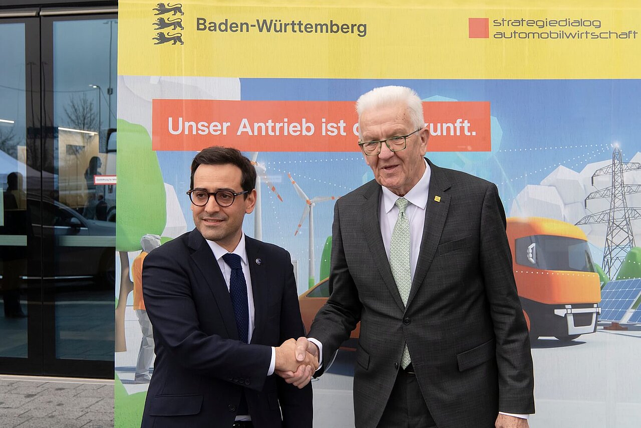 Ministerpräsident Winfried Kretschmann empfängt den EU-Vizepräsident Stéphane Séjourné.