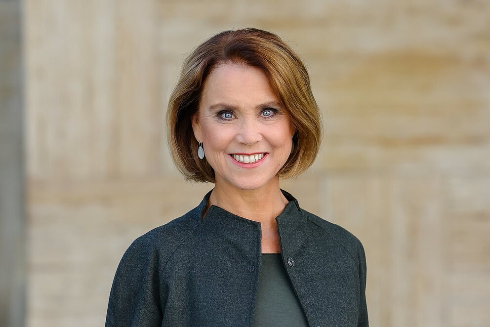 Petra Olschowski MdL Portrait von Petra Olschowski, Ministerin für Wissenschaft, Forschung und Kunst des Landes Baden-Württemberg