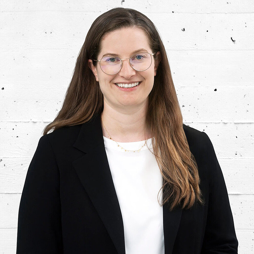 Portrait von Laura Blaschke, Mitarbeiterin bei e-mobil BW.