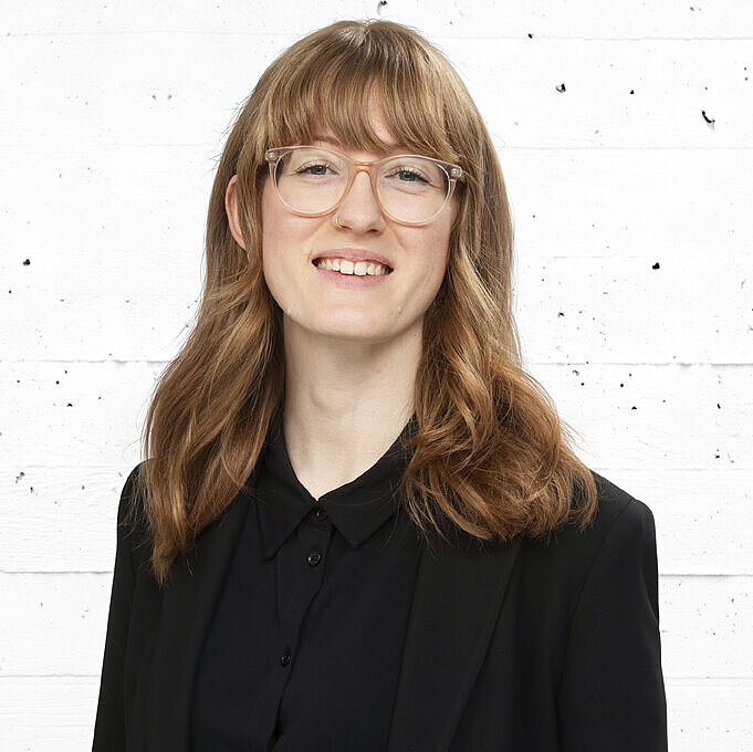 Ein Portrait von Stephanie Wagner.