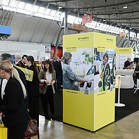 Messestand der e-mobil BW und ADAC Württemberg e.V. auf der i-Mobility 2025.