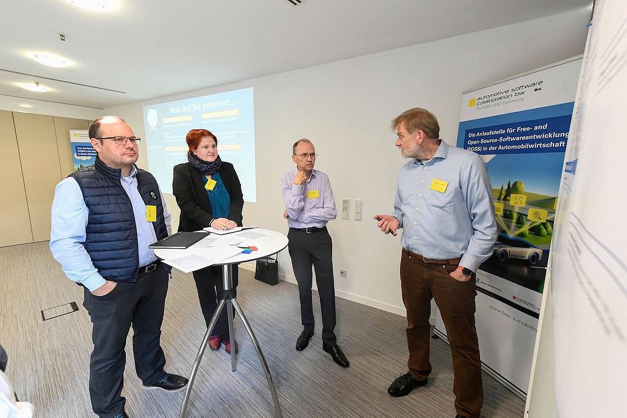 Teilnehmerinnen und Teilnehmer beim FOSS-Workshop auf dem Zulieferertag Automobilwirtschaft BW in Esslingen.