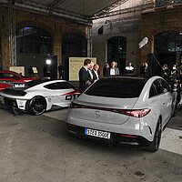 Parkende Autos vor der 5. Jahresveranstaltung des Strategiedialogs Automobilwirtschaft BW am 28. Oktober 2021. 