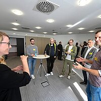 Teilnehmerinnen und Teilnehmer beim FOSS-Workshop auf dem Zulieferertag Automobilwirtschaft BW in Esslingen.