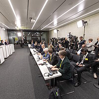 Impressionen von der Pressekonferenz beim Strategiedialog Automobilwirtschaft BW