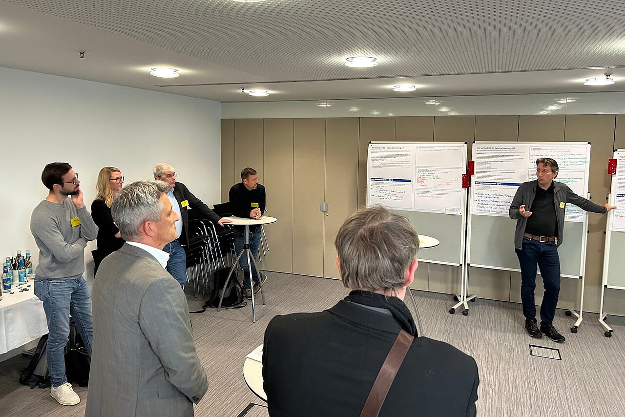 Teilnehmerinnen und Teilnehmer beim FOSS-Workshop auf dem Zulieferertag Automobilwirtschaft BW in Esslingen.