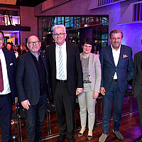 Gruppenfoto von Franz Loogen, Winfried Hermann, Winfried Kretschmann, Tanja Gönner, Dr. Stefan Wolf, Prof. Dr. Henning Kagermann.