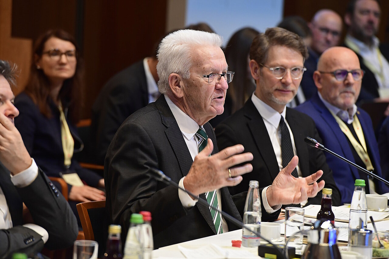 Winfried Kretschmann auf dem siebten Jahrestreffen des Strategiedialogs Automobilwirtschaft BW