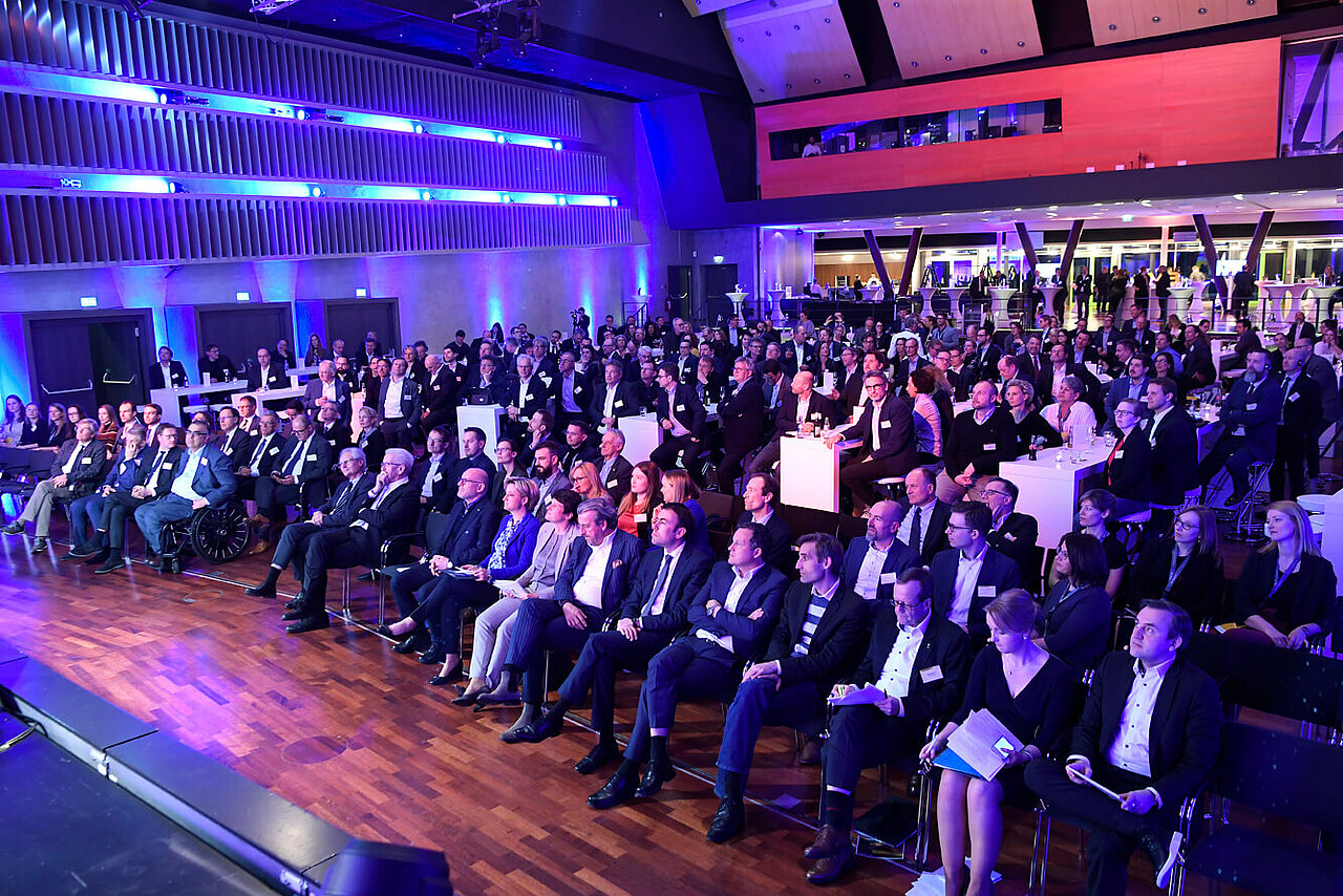 Blick ins Publikum im Neckar Forum Esslingen