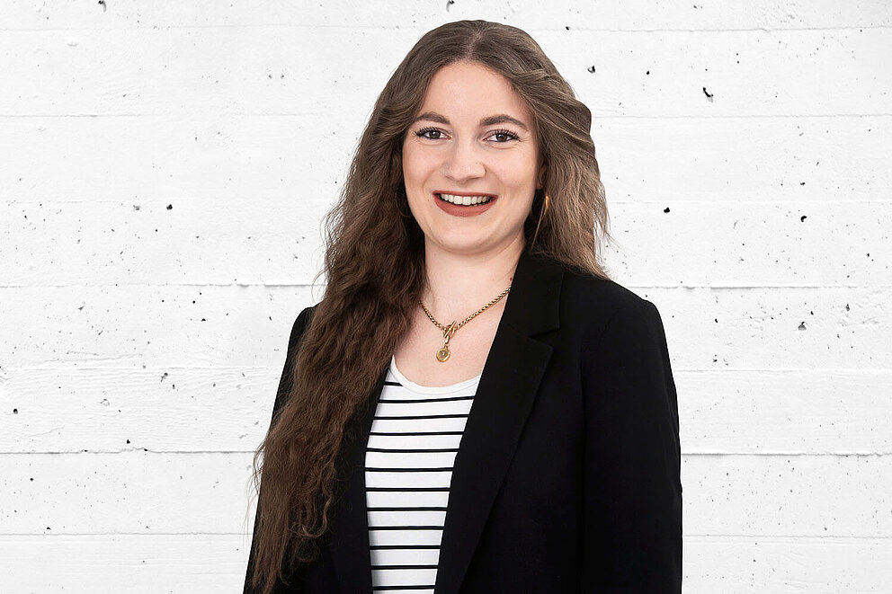 Larissa Meister Portrait von Larissa Meister, Mitarbeiterin bei e-mobil BW.