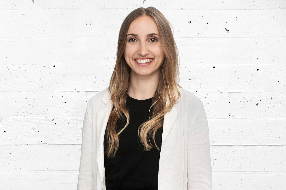 Portrait von Nadja Hirt.